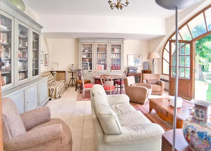 Casa vacanze Awesome In Et Solorgues *