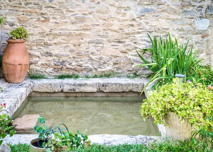 Awesome In Et Solorgues Casa vacanze